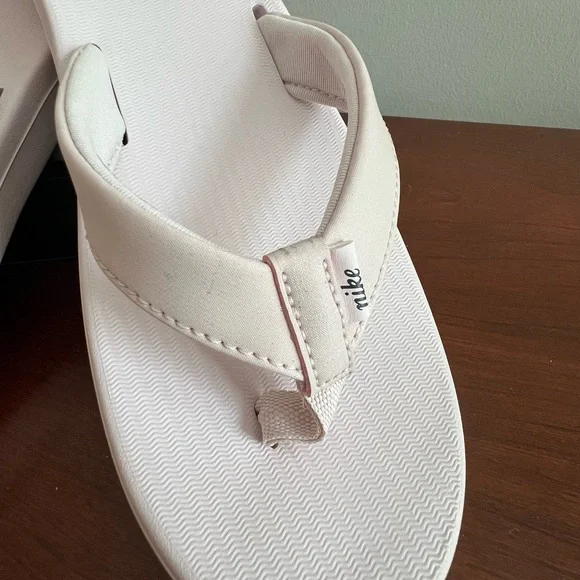 Nike Light Pink Bella Kai Rubber Sole Flip Flops - Picture 3 of 5